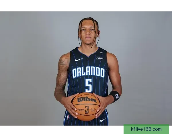 班凯罗呼吁全队保持专注通过分享球让每人都有机会发挥